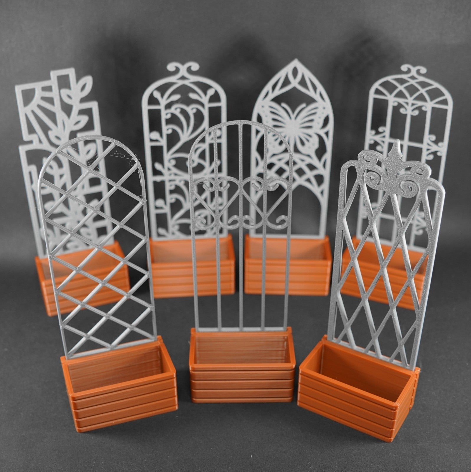 1:12 Scale Dolls House Miniature – Pot Planter with Trellis Design #7