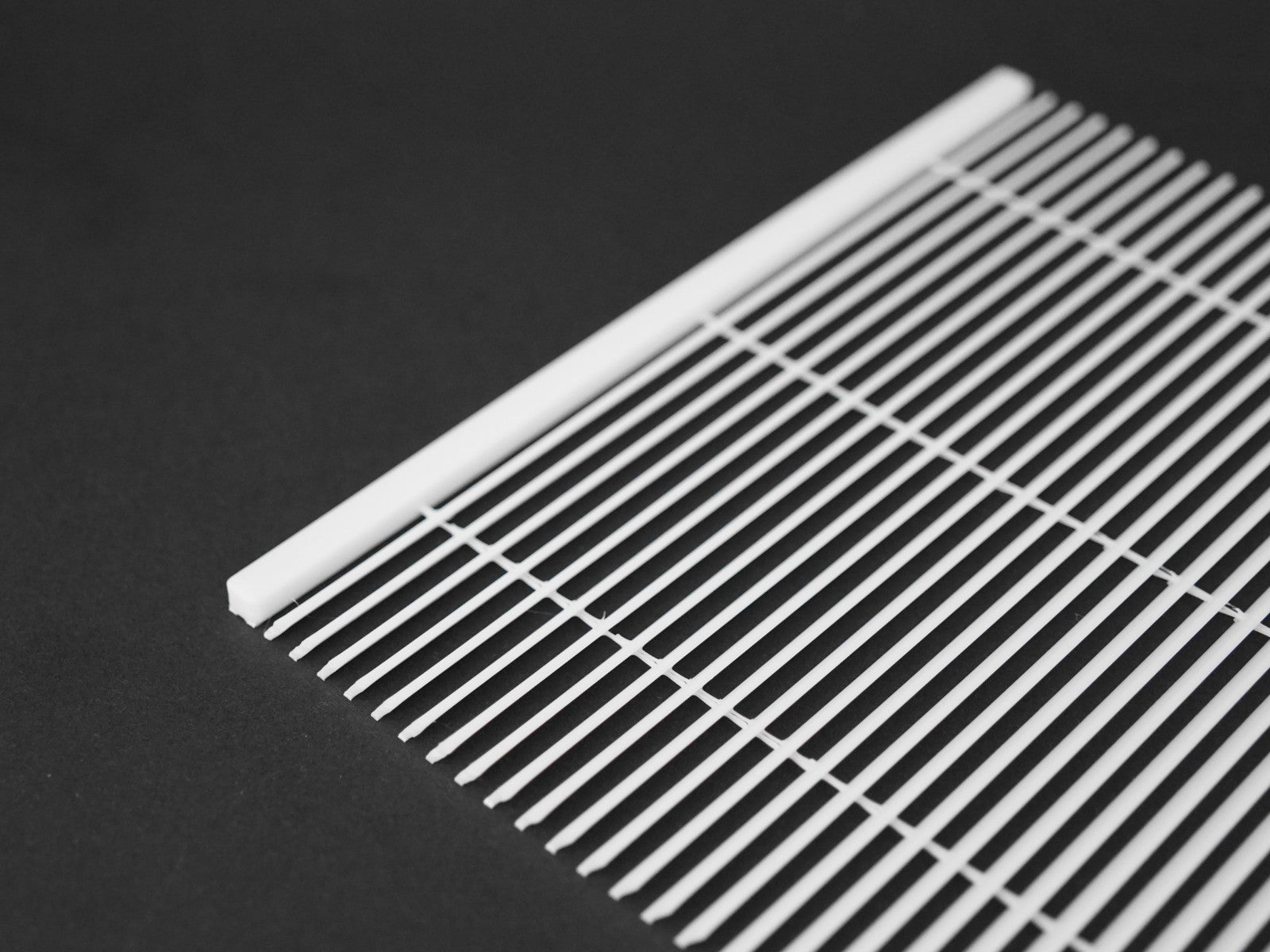 1:12 Scale Dolls House Miniature – Venetian Blind for Windows/Doors 100mm Width