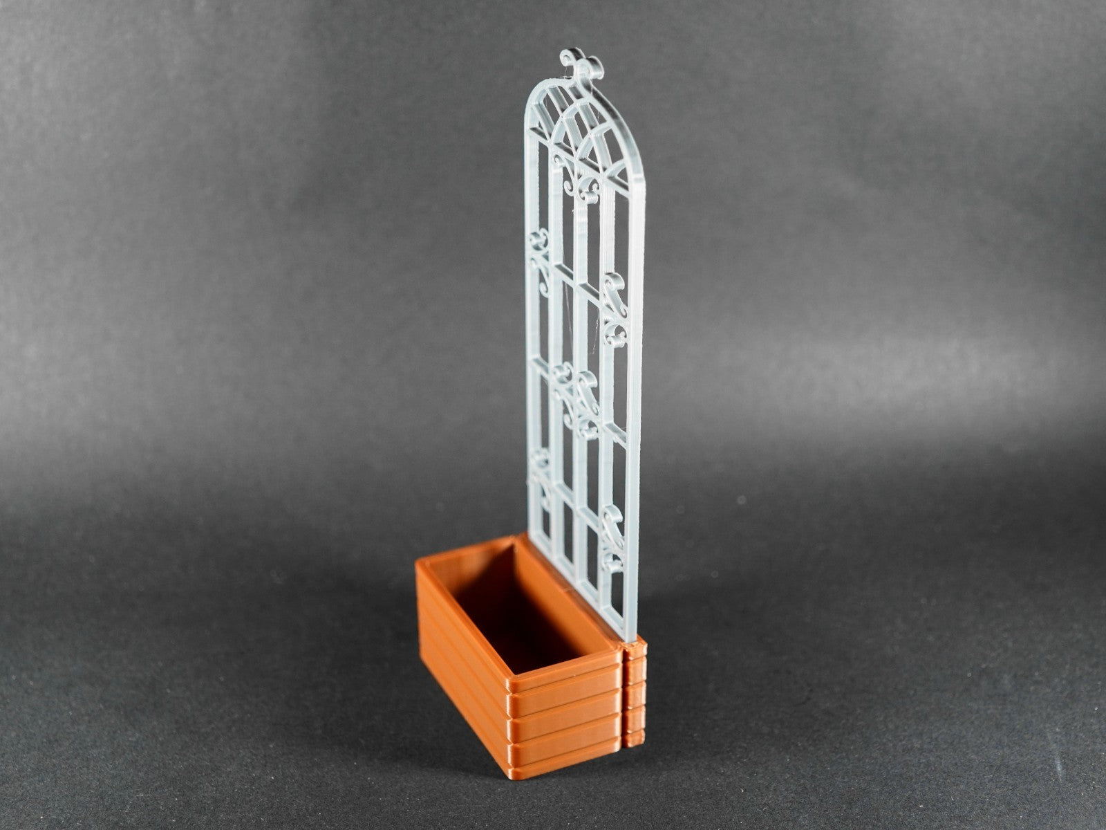 1:12 Scale Dolls House Miniature – Pot Planter with Trellis Design #4