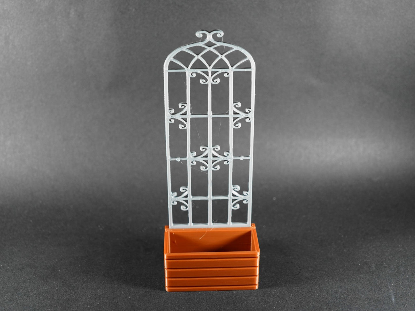 1:12 Scale Dolls House Miniature – Pot Planter with Trellis Design #4