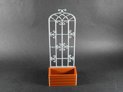 1:12 Scale Dolls House Miniature – Pot Planter with Trellis Design #4