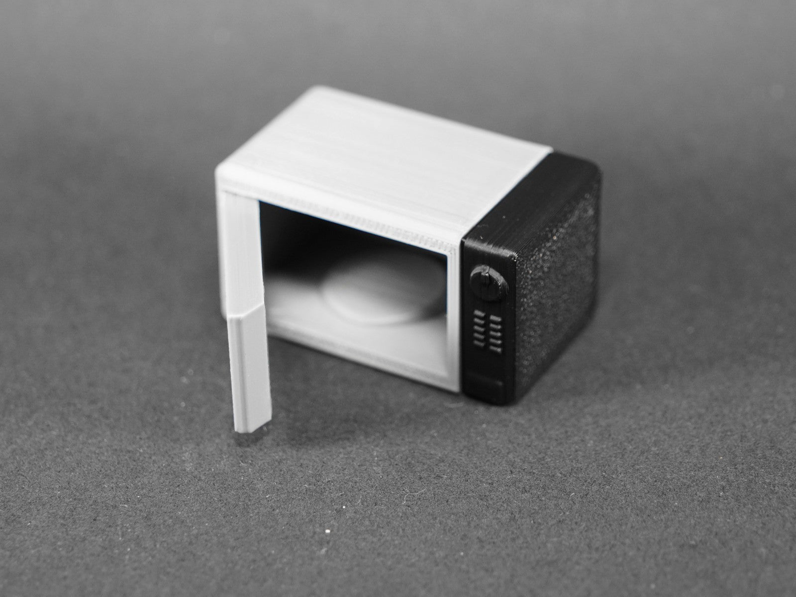 1:12 Scale Dolls House Miniature – Microwave (Red Smeg Inspired)