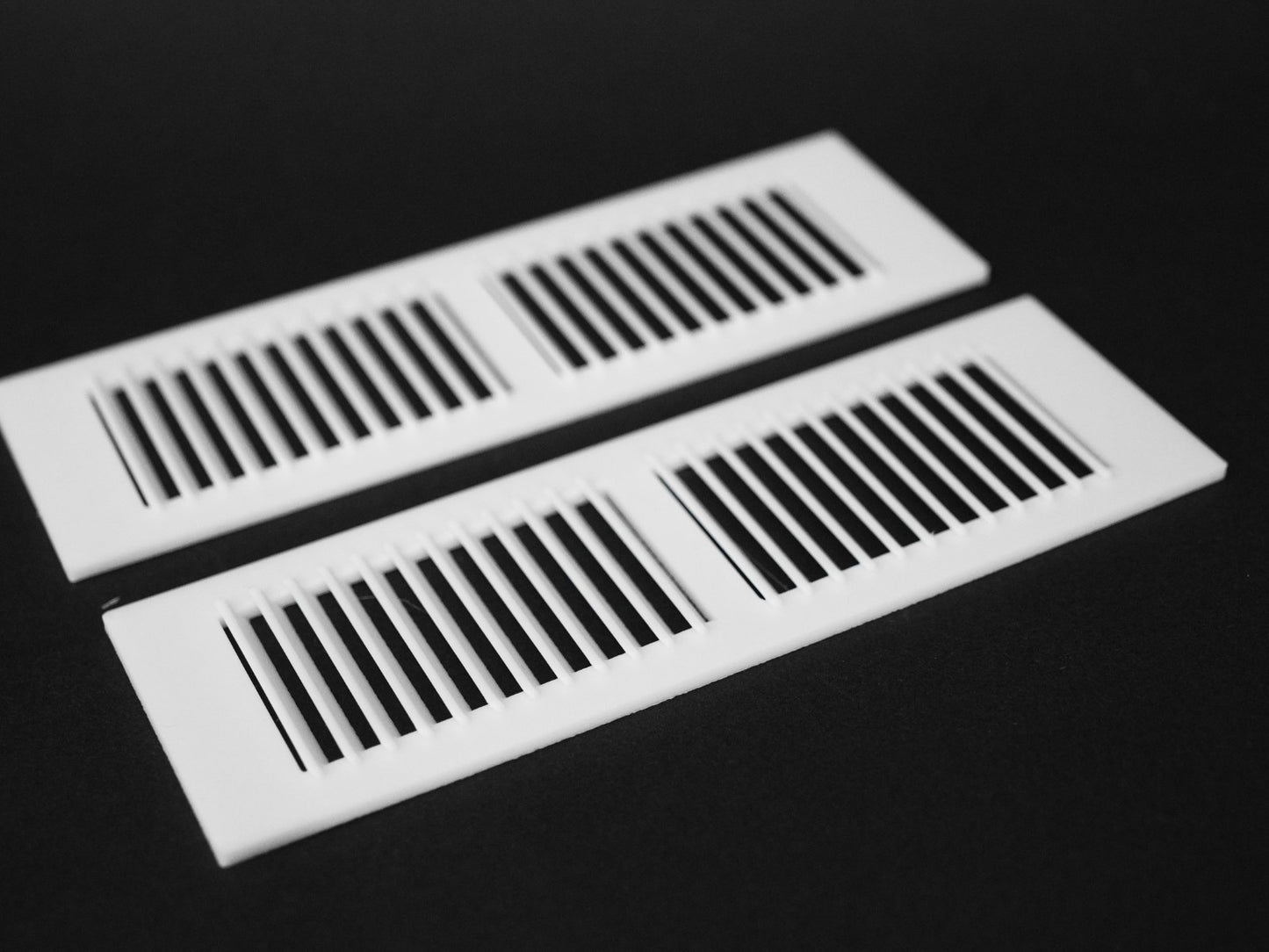 1:12 Scale Dolls House Miniature – Pair of Window Shutters