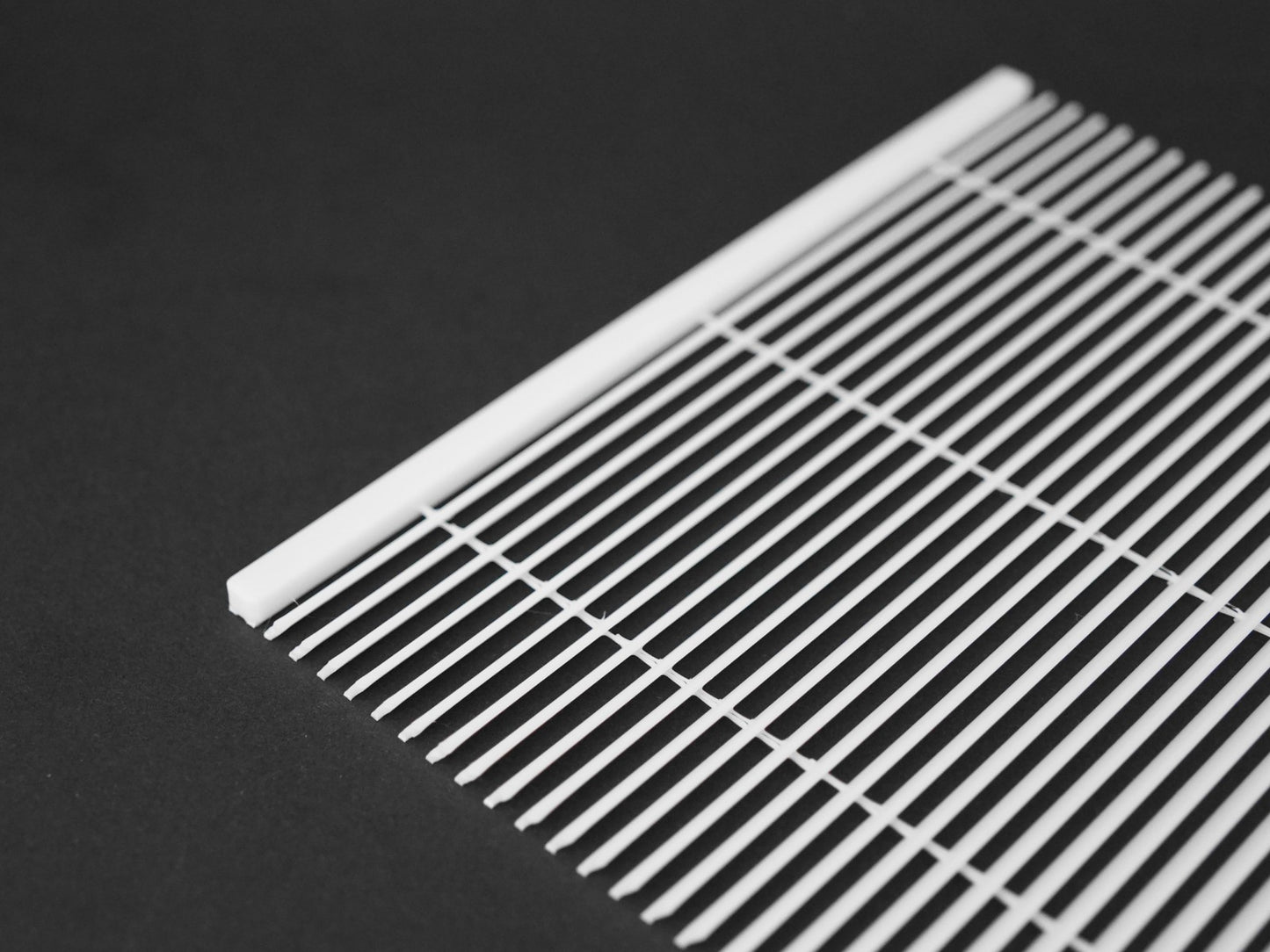 1:12 Scale Dolls House Miniature – Venetian Blind for Windows/Doors 140mm Width