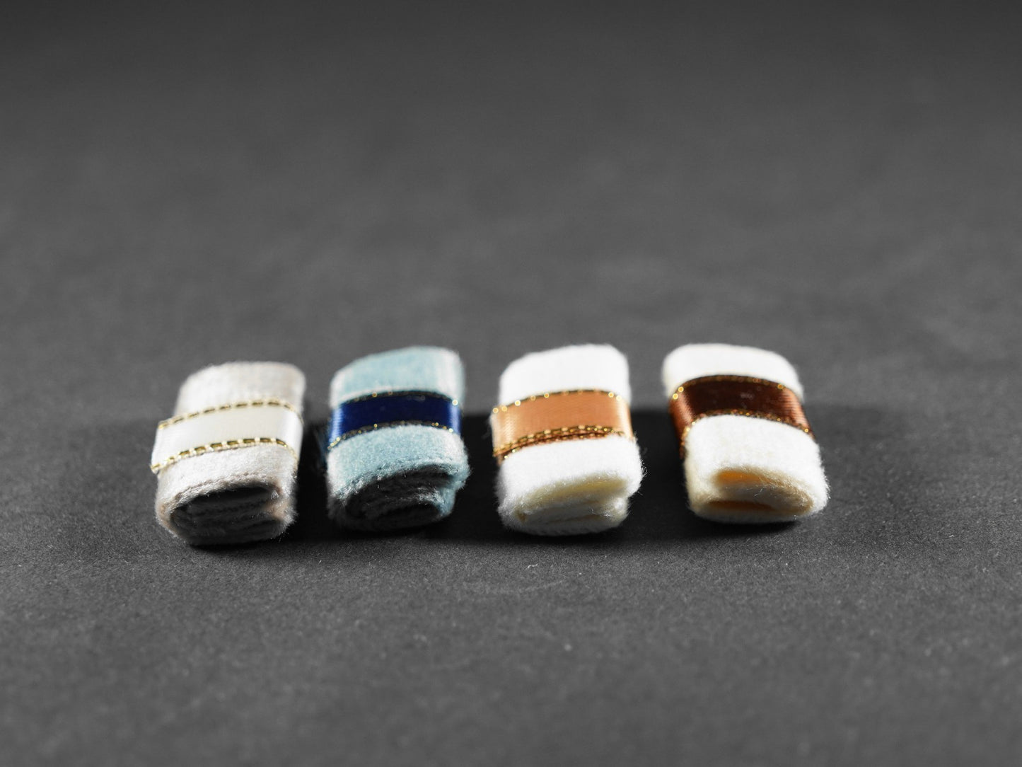 1:12 Scale Dolls House Miniature – Bathroom Towel Set of Four Towels
