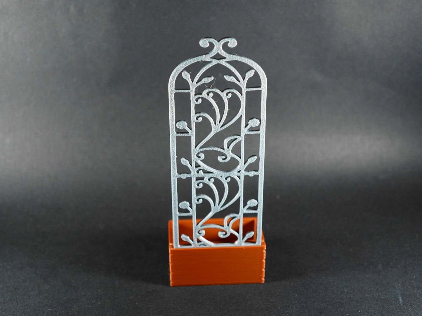 1:12 Scale Dolls House Miniature – Pot Planter with Trellis Design #2