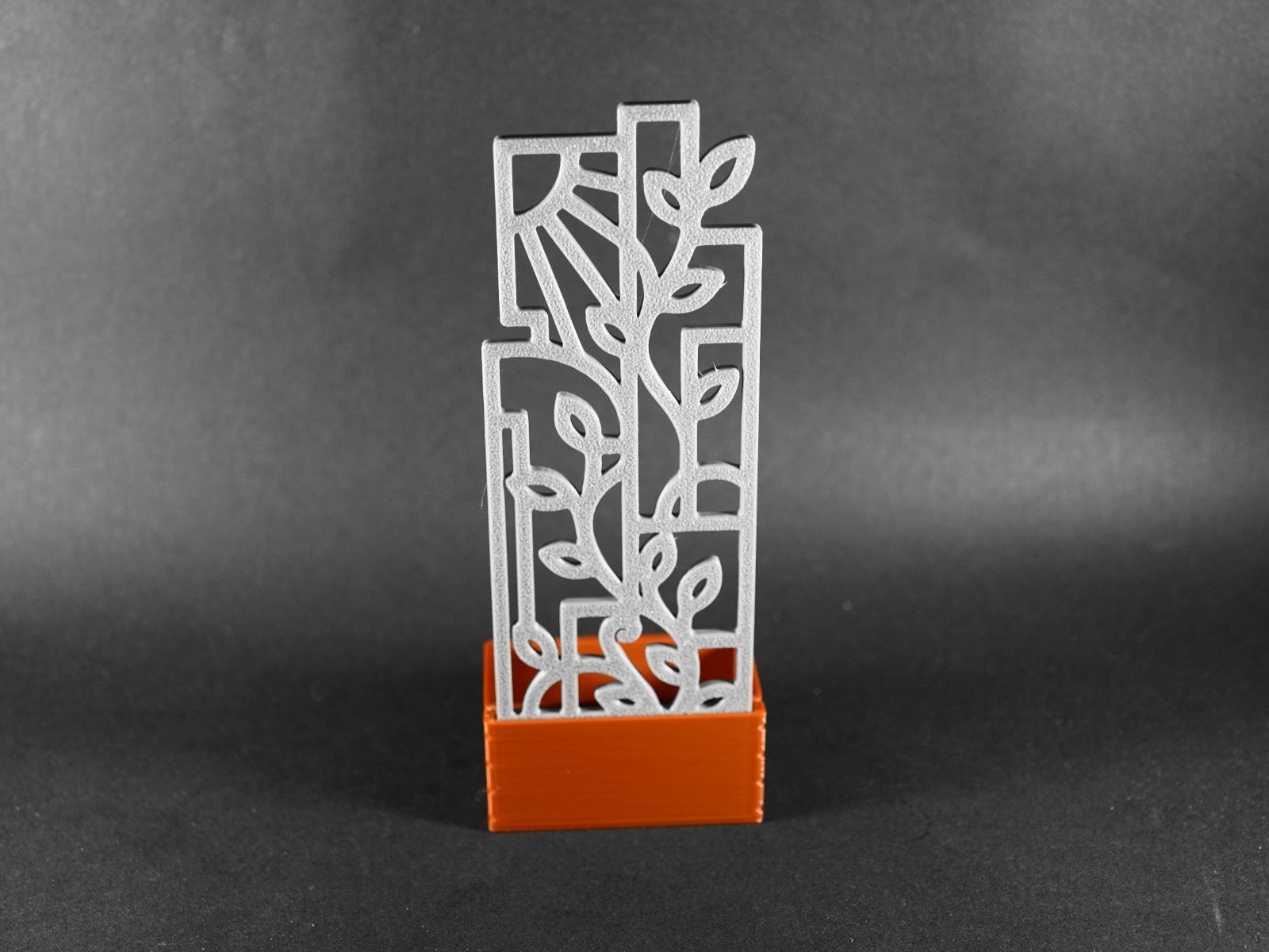 1:12 Scale Dolls House Miniature – Pot Planter with Trellis Design #1