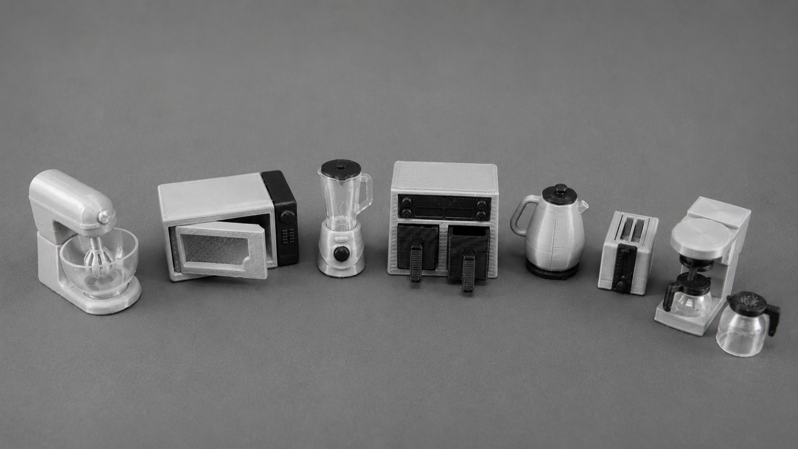 1:12 Scale Dolls House Miniature – Blender (Grey/Silver Ninja Inspired)