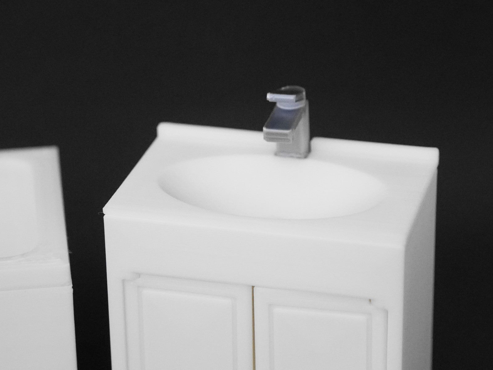 1:12 Scale Dolls House Miniature – Bathroom Set Including Toilet, Bath & Sink