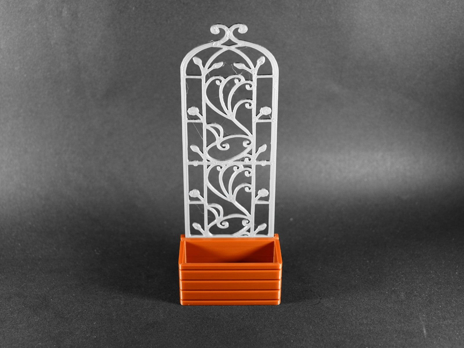 1:12 Scale Dolls House Miniature – Pot Planter with Trellis Design #2