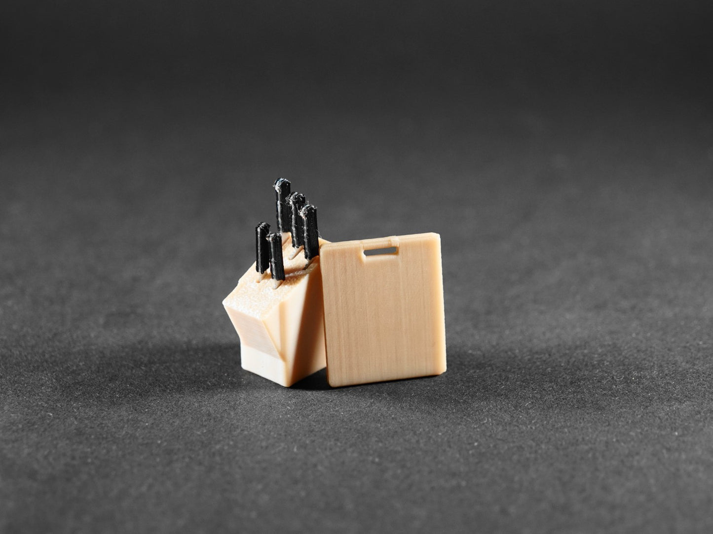 1:12 Scale Dolls House Miniature – Kitchen Knife Block with Chopping Board