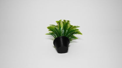 1:12 Scale Dolls House Miniature – Realistic Indoor/Outdoor Plant with Black Pot