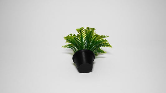 1:12 Scale Dolls House Miniature – Realistic Indoor/Outdoor Plant with Black Pot