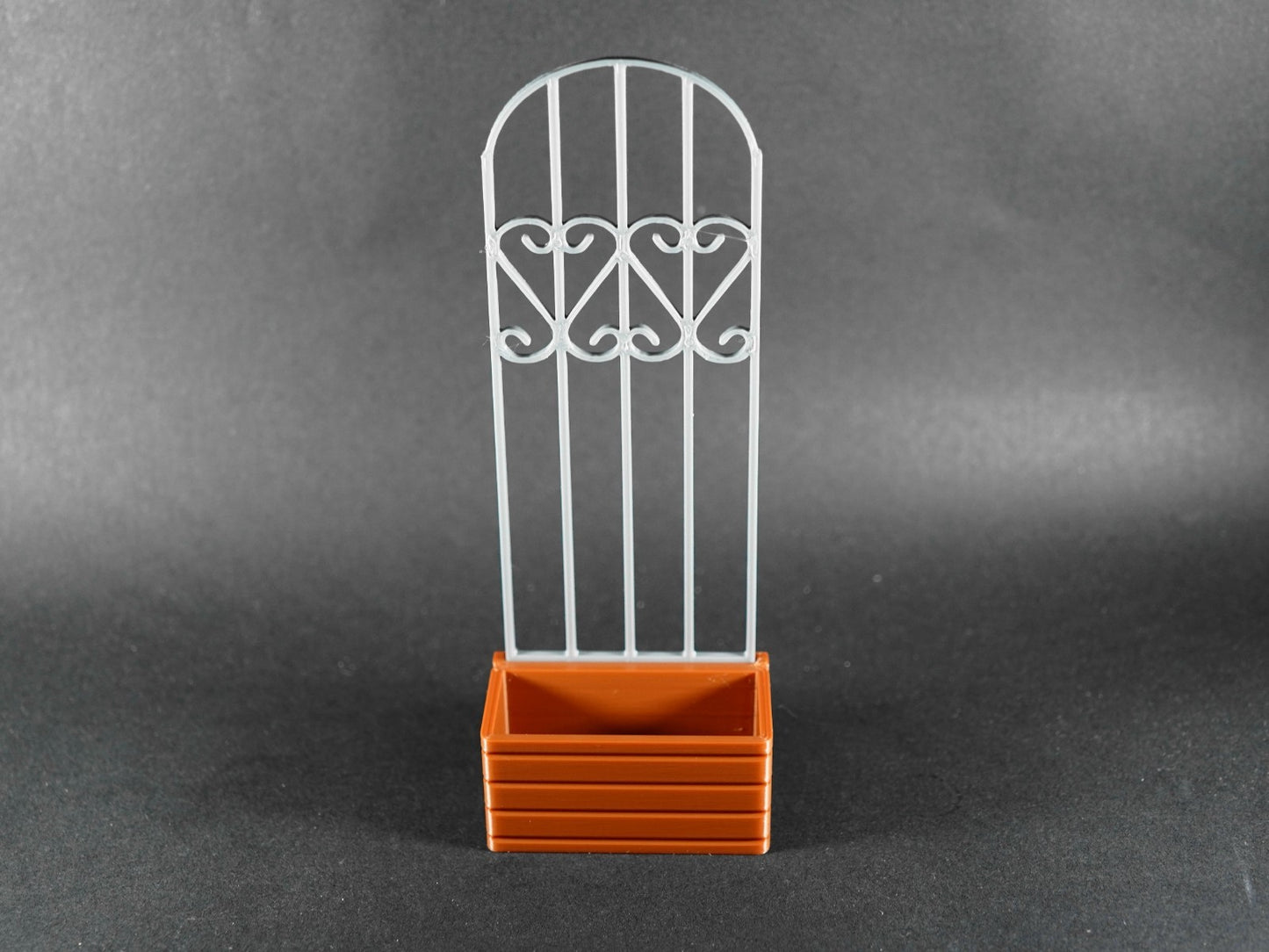1:12 Scale Dolls House Miniature – Pot Planter with Trellis Design #6
