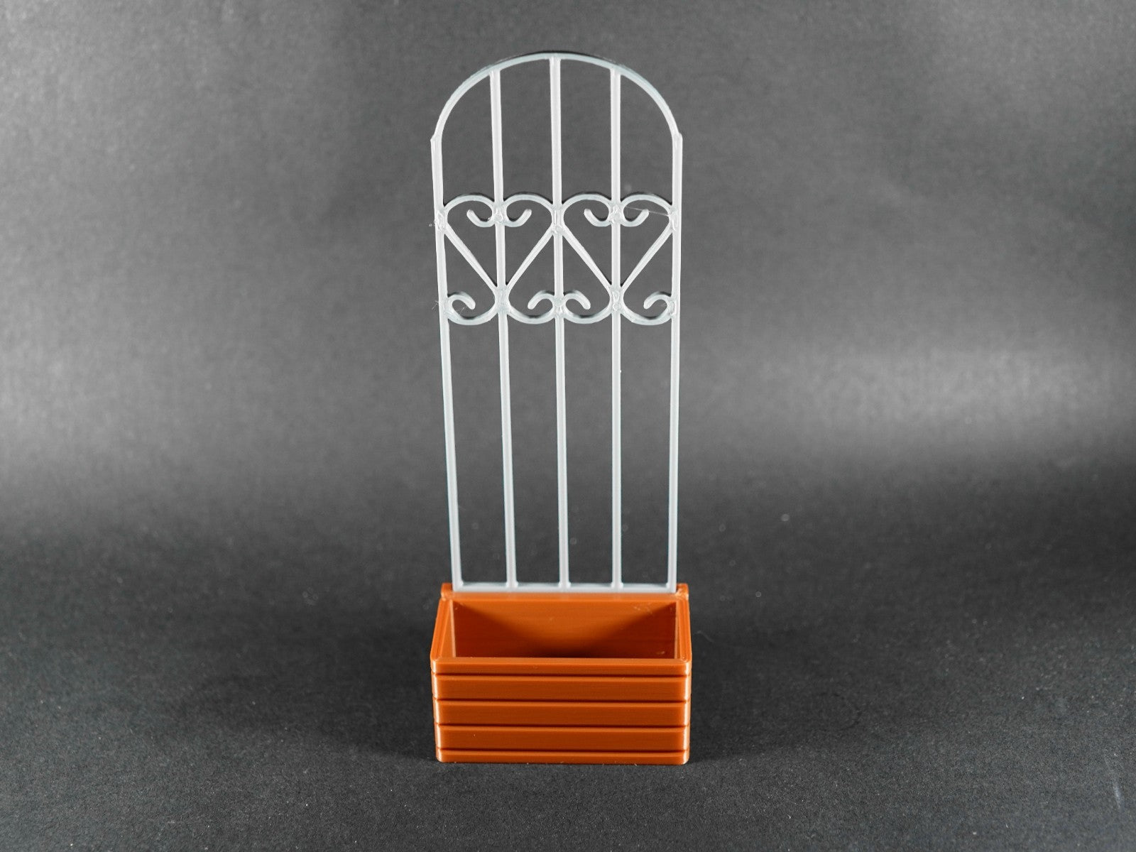 1:12 Scale Dolls House Miniature – Pot Planter with Trellis Design #6