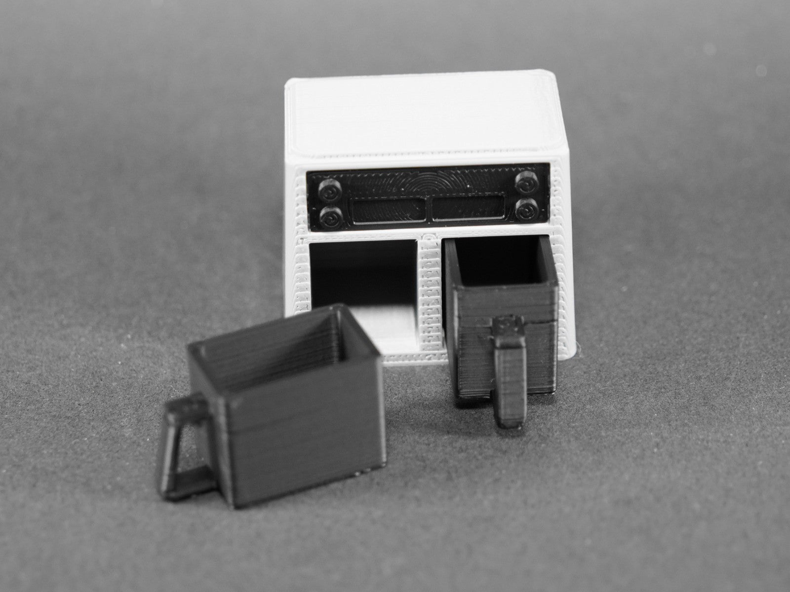 1:12 Scale Dolls House Miniature – Air Fryer (Red Smeg Inspired)