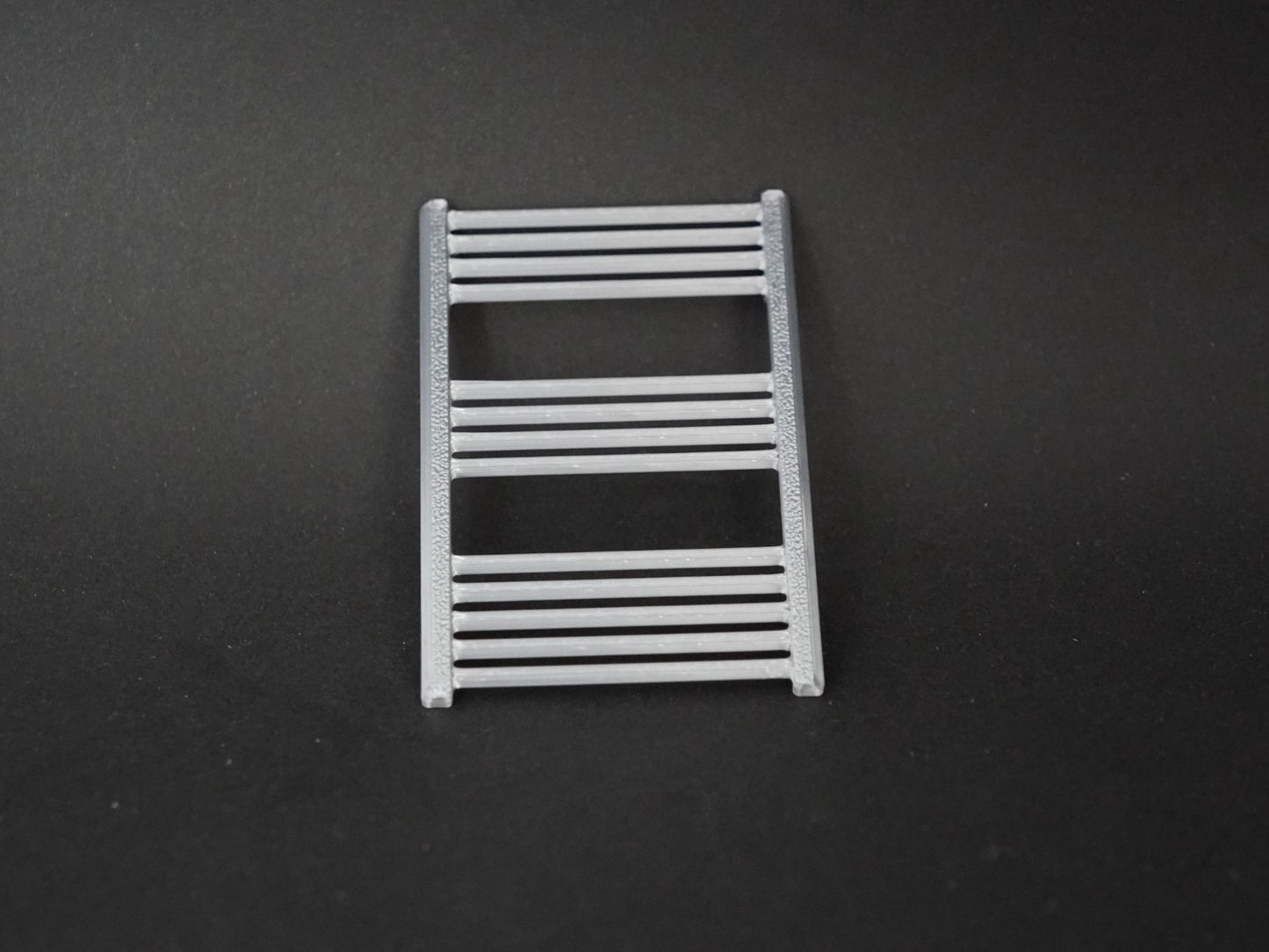 1:12 Scale Dolls House Miniature – Modern Silver Bathroom Towel Rail