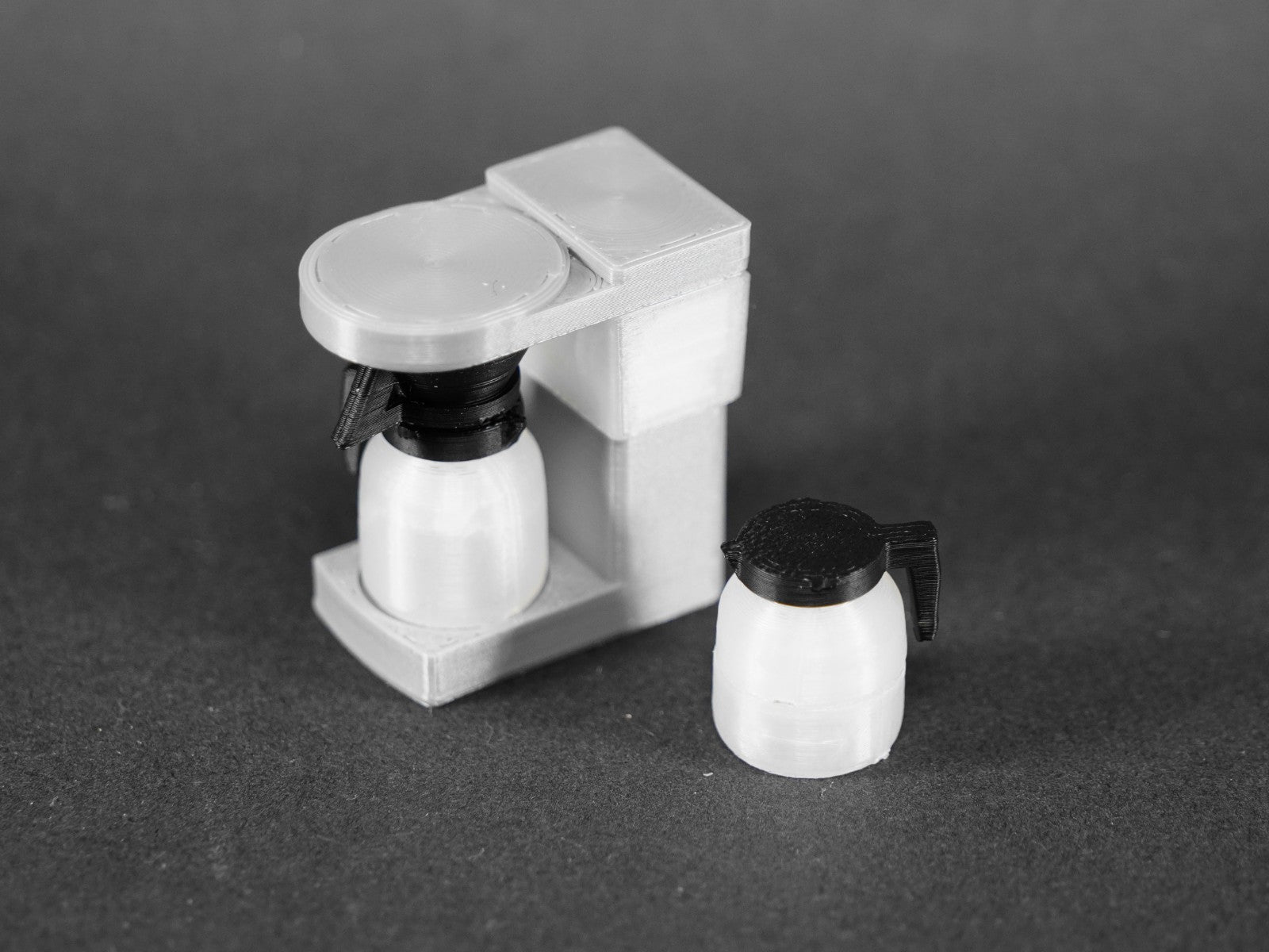 1:12 Scale Dolls House Miniature – Filter Coffee Machine (Red Smeg Inspired)