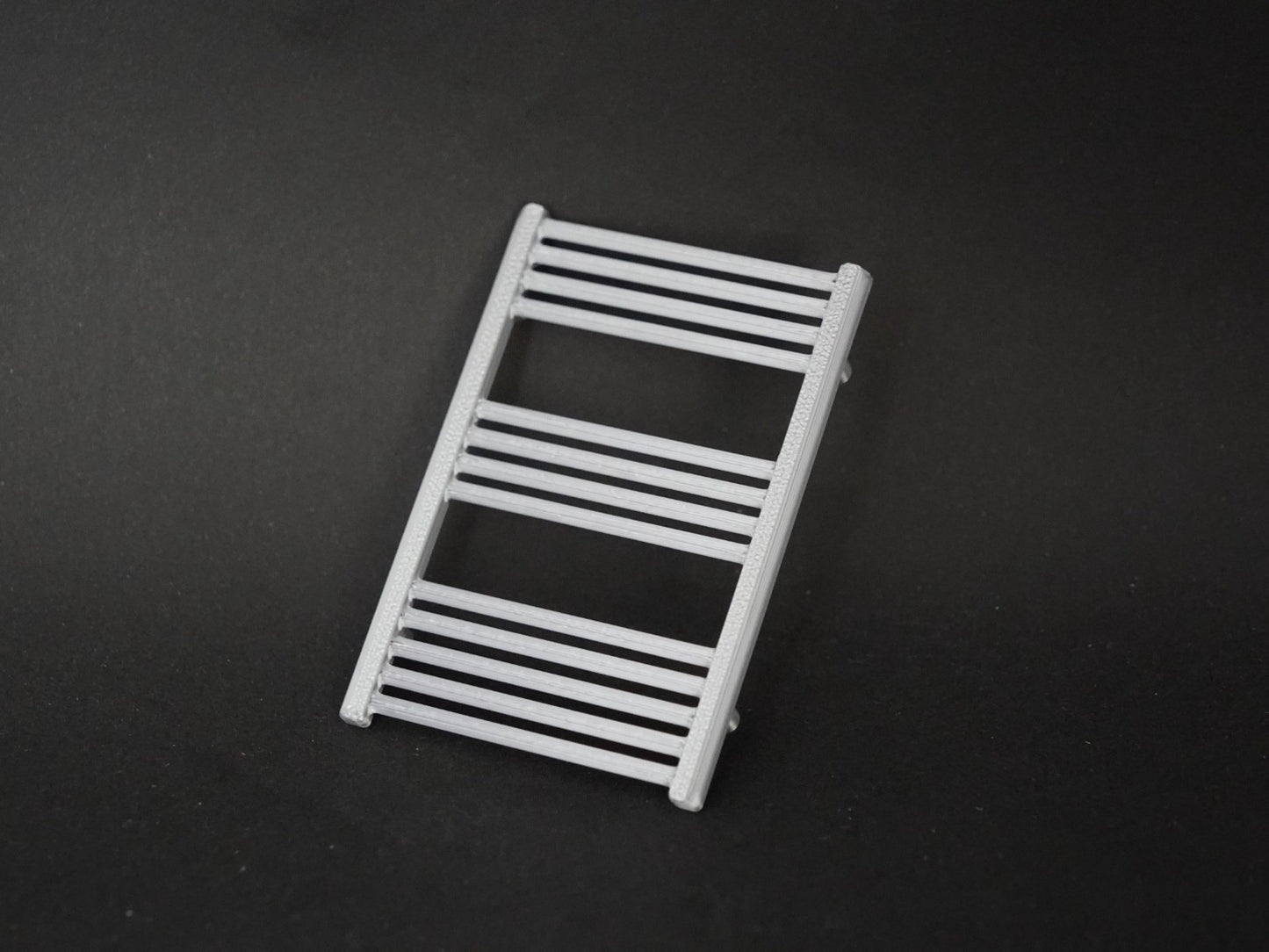 1:12 Scale Dolls House Miniature – Modern Silver Bathroom Towel Rail