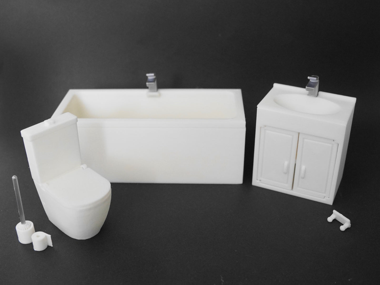 1:12 Scale Dolls House Miniature – Bathroom Set Including Toilet, Bath & Sink