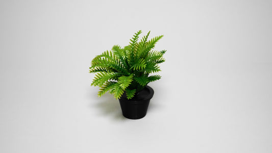 1:12 Scale Dolls House Miniature – Realistic Indoor/Outdoor Plant with Black Pot