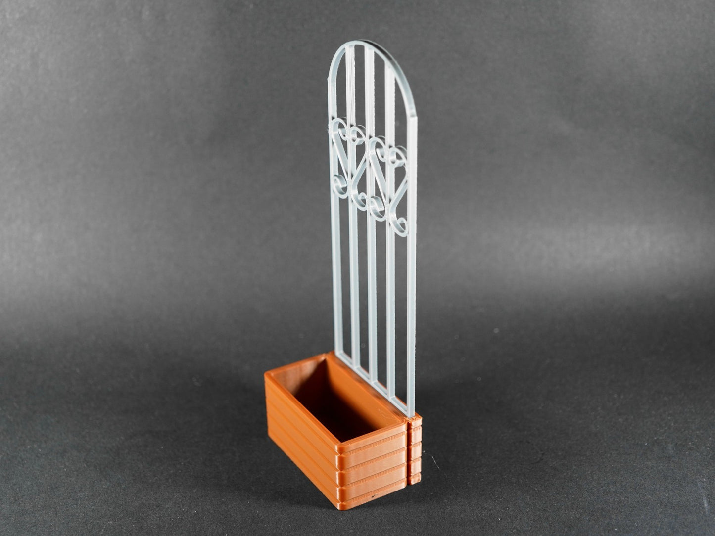 1:12 Scale Dolls House Miniature – Pot Planter with Trellis Design #6