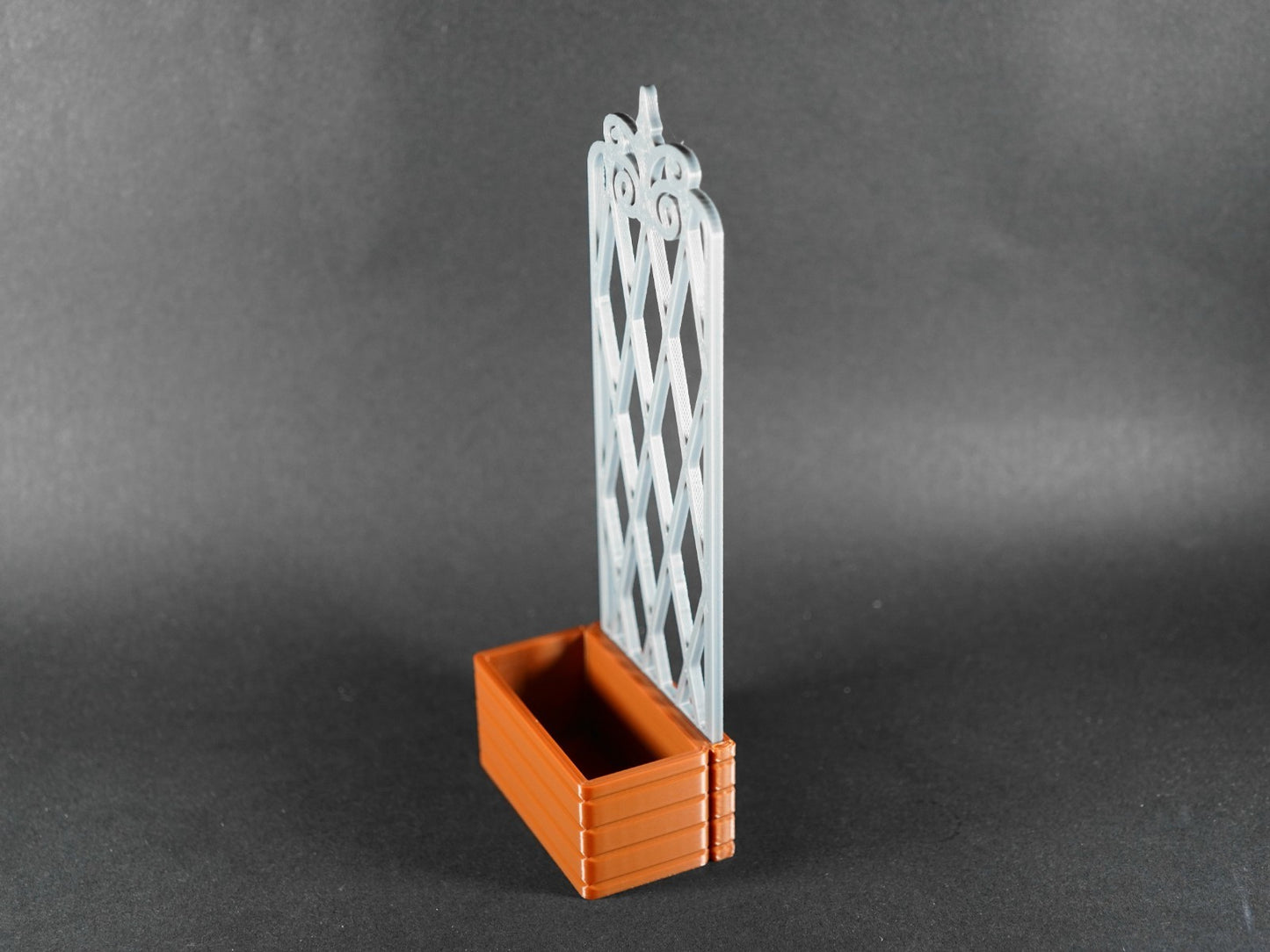1:12 Scale Dolls House Miniature – Pot Planter with Trellis Design #7