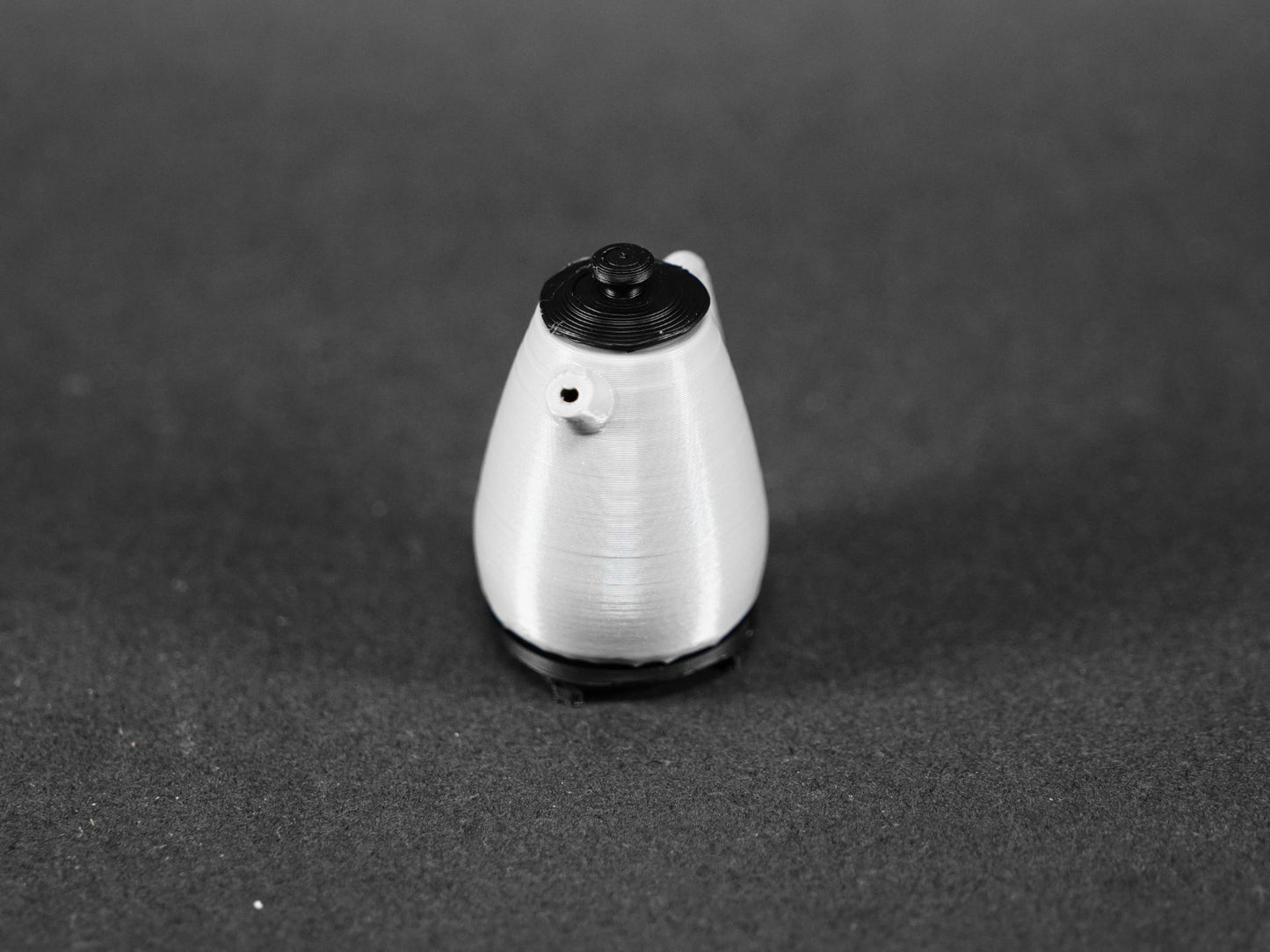 1:12 Scale Dolls House Miniature – Kettle (Grey/Silver Ninja Inspired)