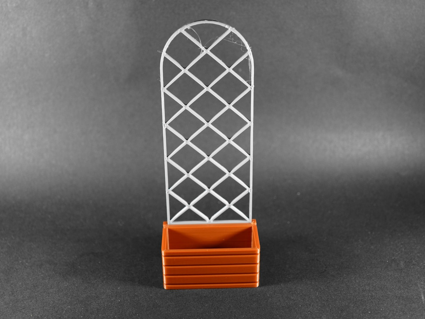 1:12 Scale Dolls House Miniature – Pot Planter with Trellis Design #5