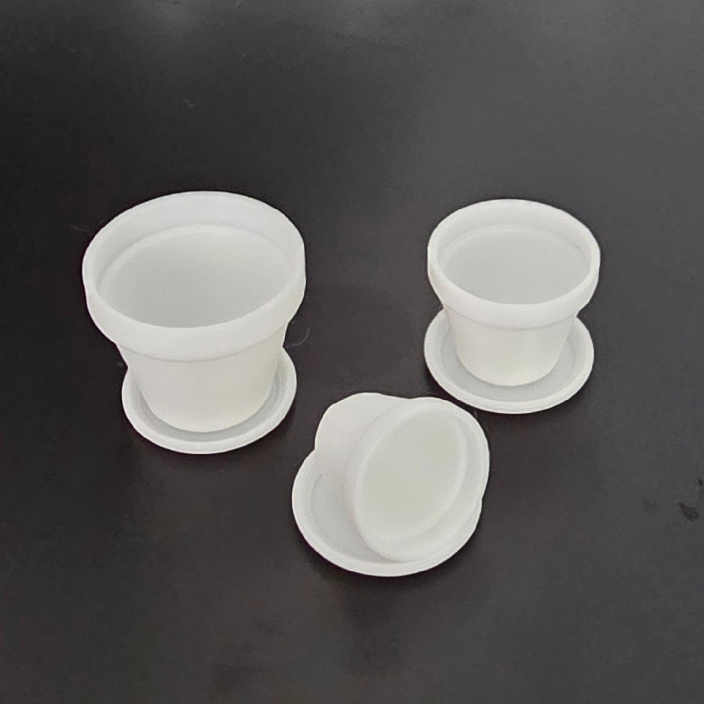 1:12 Scale Dolls House Miniature – Set of 3 Indoor/Outdoor Plant Pots - White