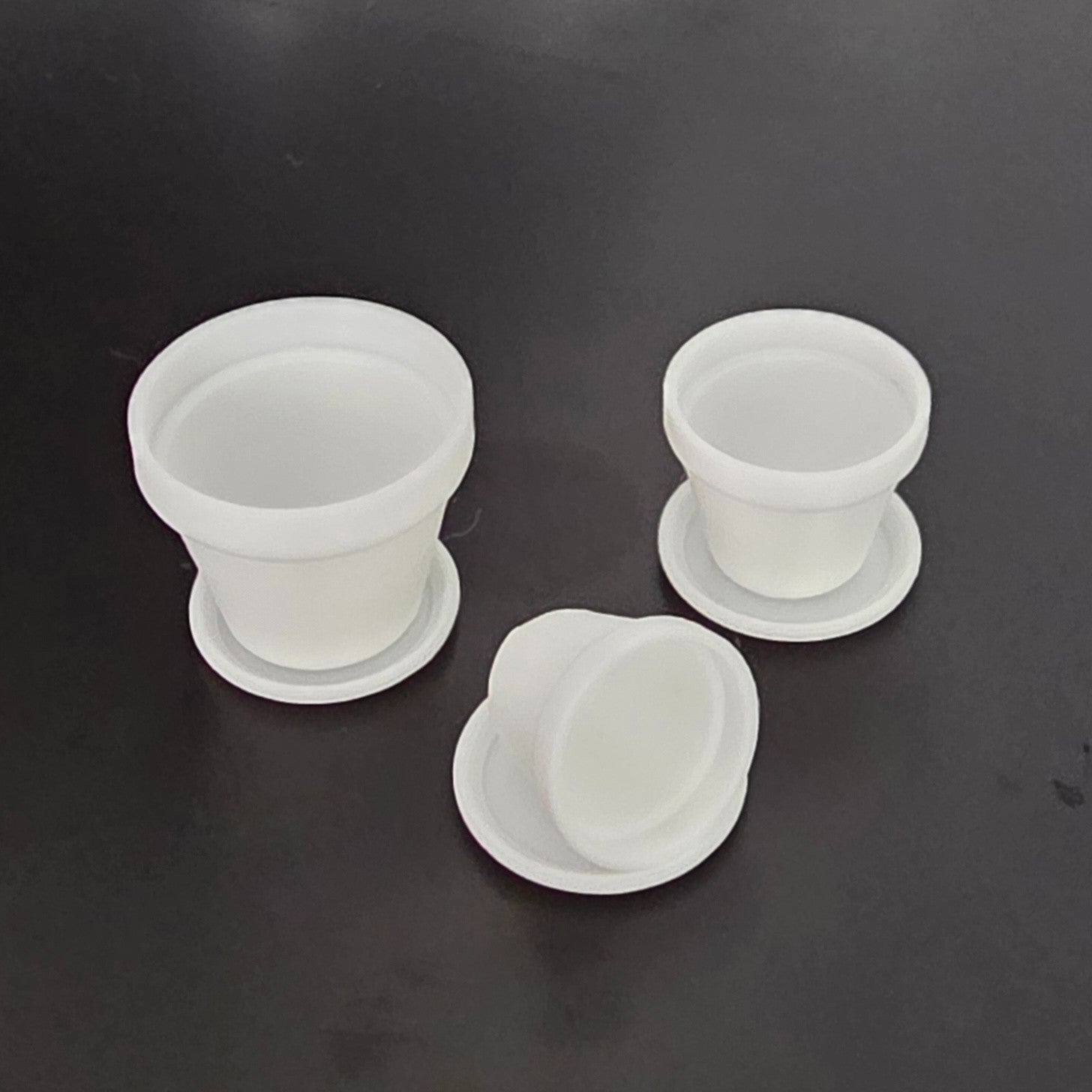 1:12 Scale Dolls House Miniature – Set of 3 Indoor/Outdoor Plant Pots - White
