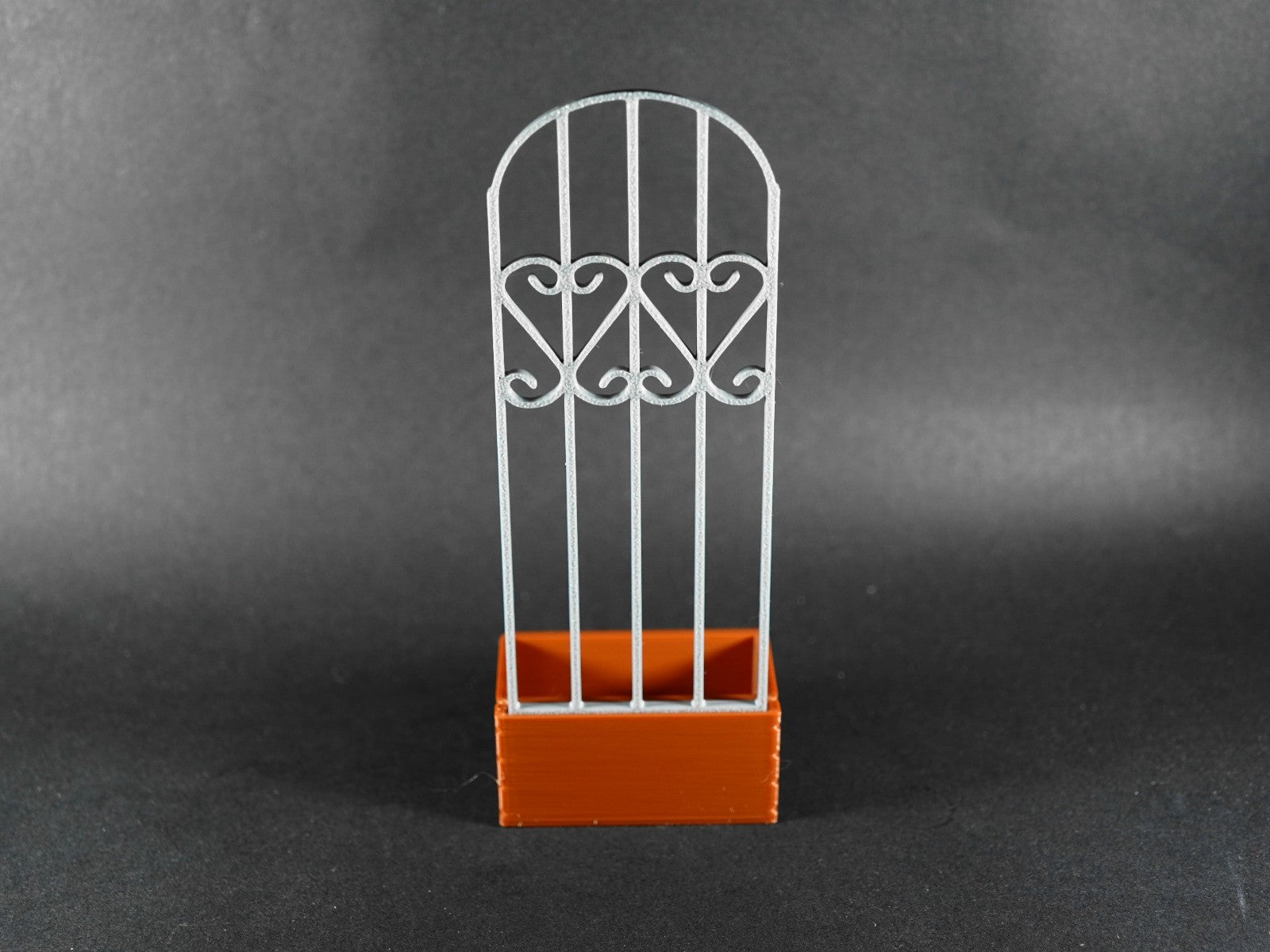 1:12 Scale Dolls House Miniature – Pot Planter with Trellis Design #6